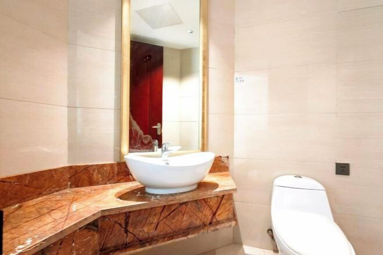 Bathroom 3, Hequan Farm, Bengbu