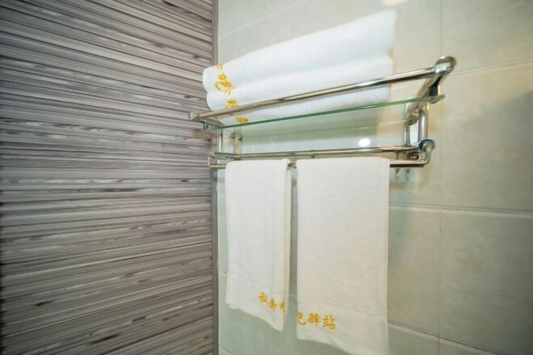 Bathroom 4, Private running bar post Dali ancient shop, Dali Bai