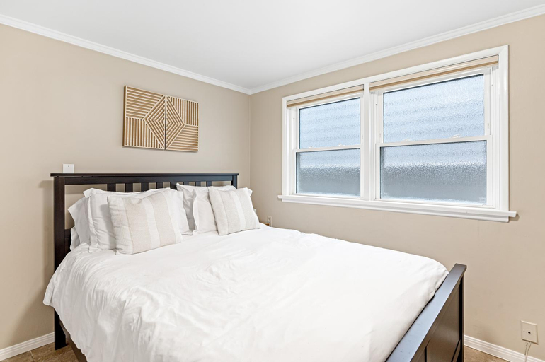 Bedroom 2, The Edgewater Condos by AvantStay, Orange