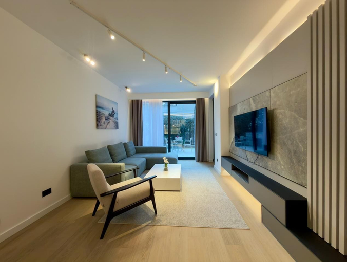 Primary image, Poolside Central Apartment