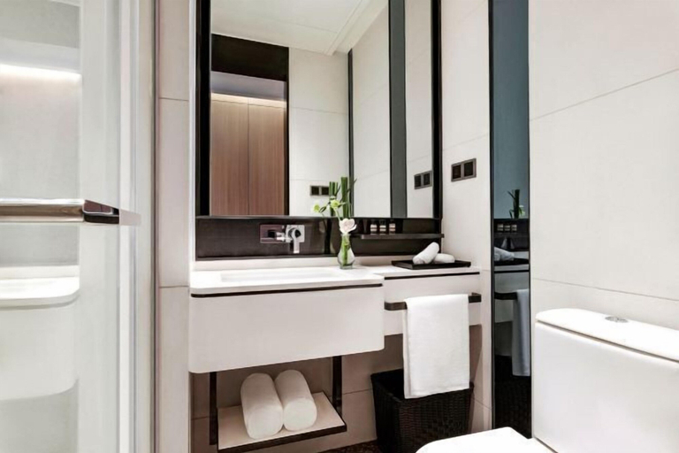 Bathroom 5, Harbour Plaza Metropolitan Shanghai, Shanghai