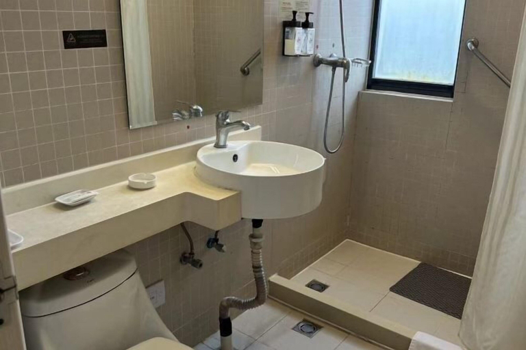 Bathroom 5, Jinjiang Inn (Wuxi Liangxi Road Wanda Plaza), Wuxi