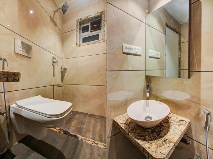 Bathroom 2, Hotel Aarush Inn, Thane