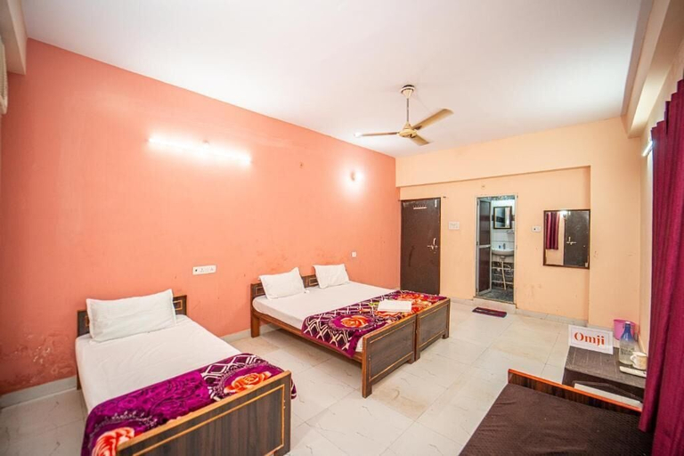 Room 4, Omji Kailash Math - 15min to Kashi Vishwanath Temple, Varanasi