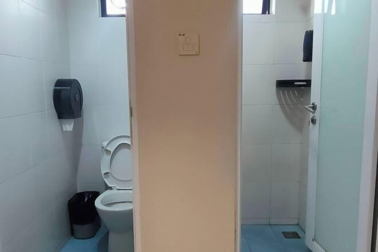 Bathroom 3, Walk Inn, Miri