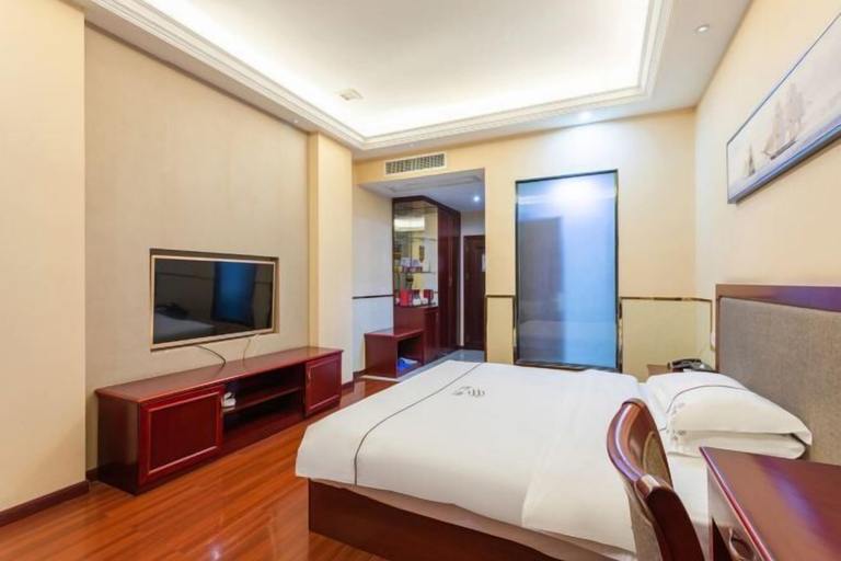 Bedroom 3, Yin He Hotel, Zunyi