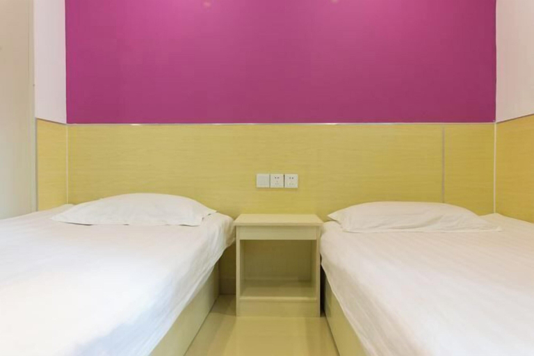 Bedroom 5, Yilong Chain Hotel (Lanzhou Plaza Xikou Branch), Lanzhou