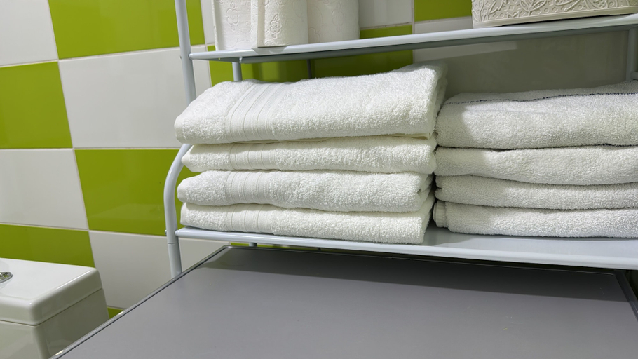 Bathroom 2, Aisha Apartment, Beratit