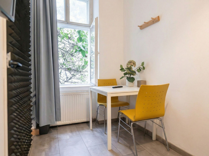 Room 5, Cozy Convenient Room Prime Location, Wien