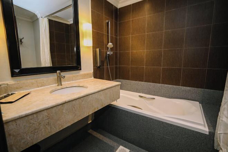 Bathroom 4, Kingston Hotel 9 @ Jonker Street Malacca, Malacca City