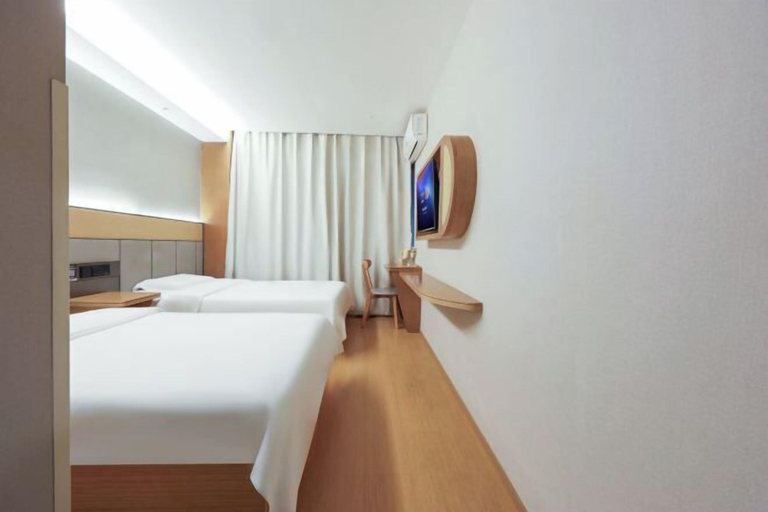 Bedroom 3, Super 8 Preferred Hotel(Mentougou Xinqiao Street Branch Conversion), Beijing