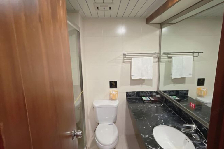 Bathroom 4, Mingyan Hotel, Wenzhou
