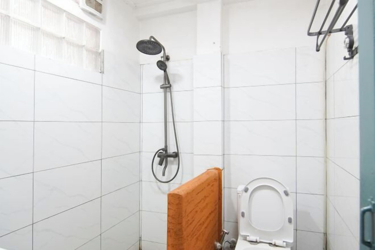 Bathroom, Chair Riverside Villa, Chomphet