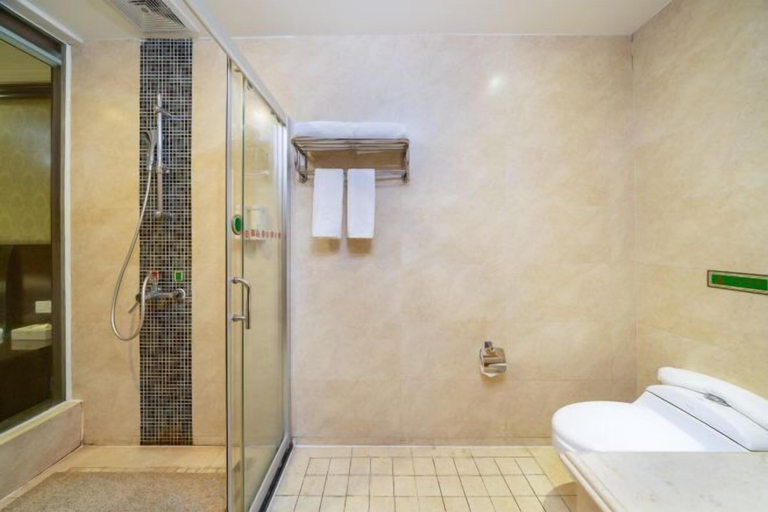 Bathroom 3, Vienna Hotel (Dongguan Houjie Convention and Exhibition Center), Dongguan