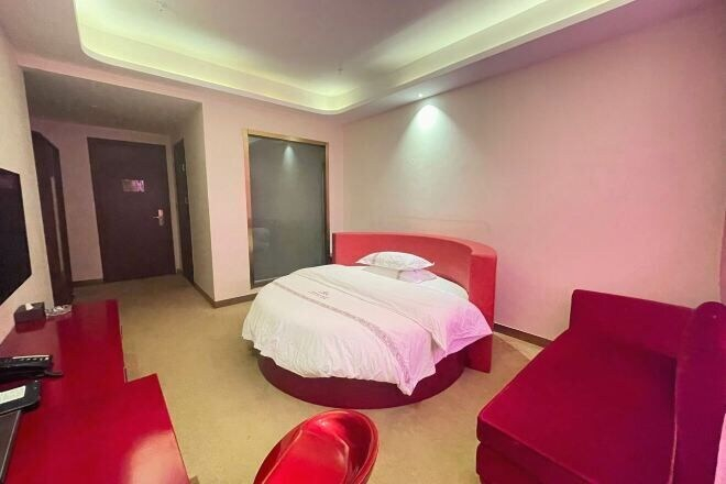 Bedroom 3, Zhaosuyi Zhaojun Hotel, Ili Kazakh