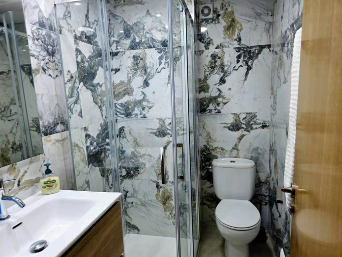Bathroom, Entire Apartment near Valencia - 2 Bedrooms & 2 Bathrooms, Valencia