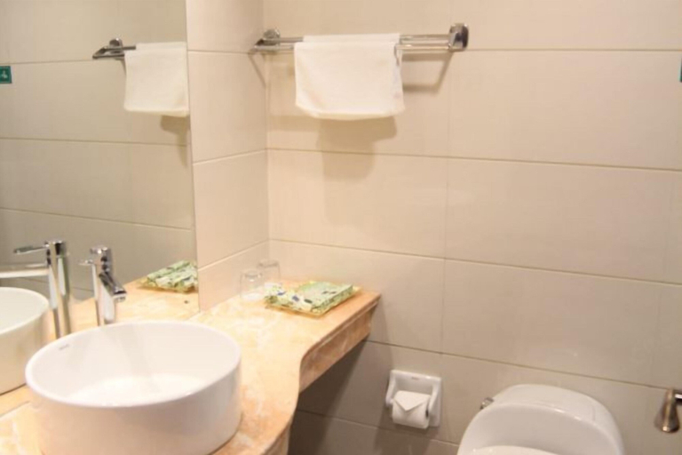 Bathroom 4, Taihua Hotel, Nantong