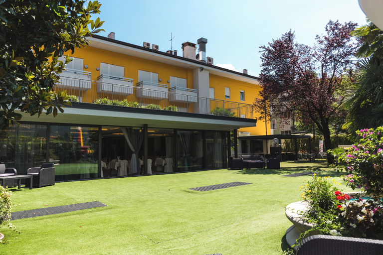Exterior & Views 2, Hotel Campagnola, Trento