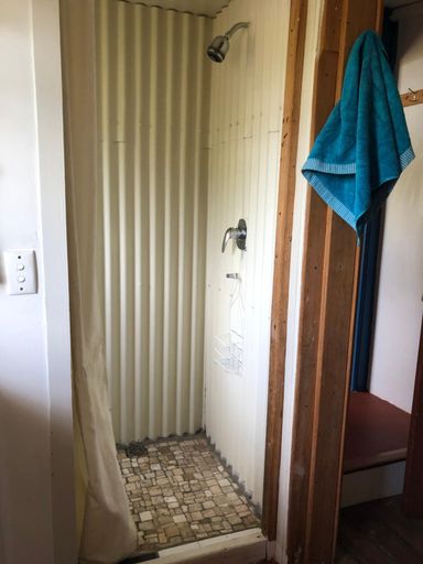 Bathroom, Dragon's Den - self contained unit, Tasman