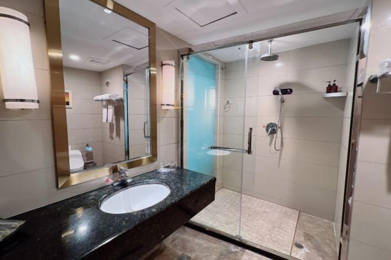 Bathroom 3, Guomao Hotel, Yueyang