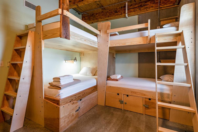 Bedroom 3, The Crash Pad: An Uncommon Hostel, Hamilton