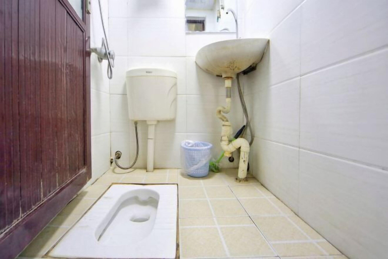 Bathroom 3, Wolong Pavilion Hotel, Xiangfan