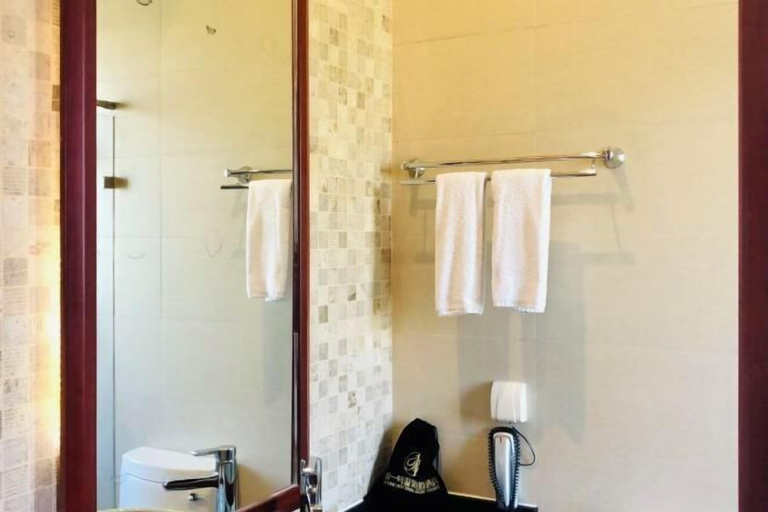 Bathroom 4, Tianjin Binhai One Hotel, Tianjin