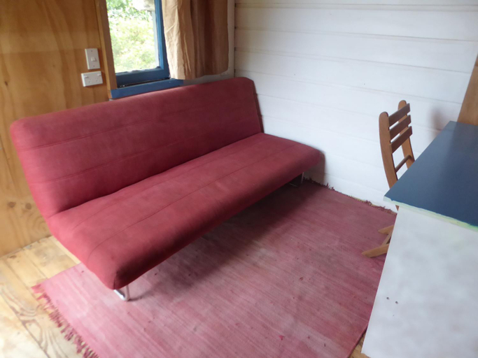 Others 3, Dragon's Den - self contained unit, Tasman