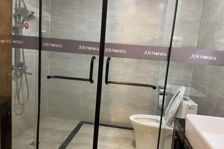 Bathroom 3, Dongguan Haiyi Chain Hotel, Dongguan