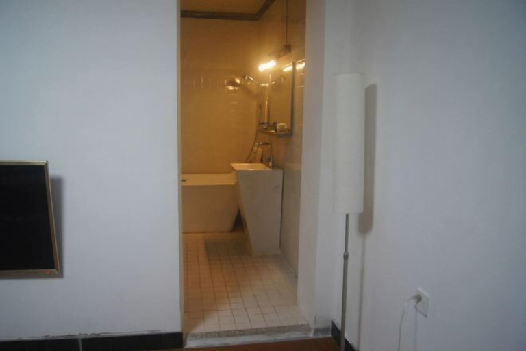 Room 2, Mr. Peng Inn, Shenzhen
