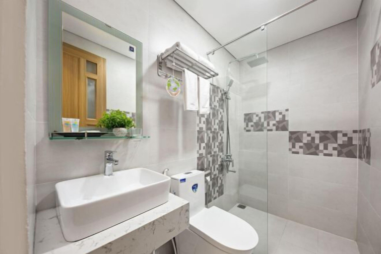 Bathroom, Cherry Apartment & Hotel, Da Nang