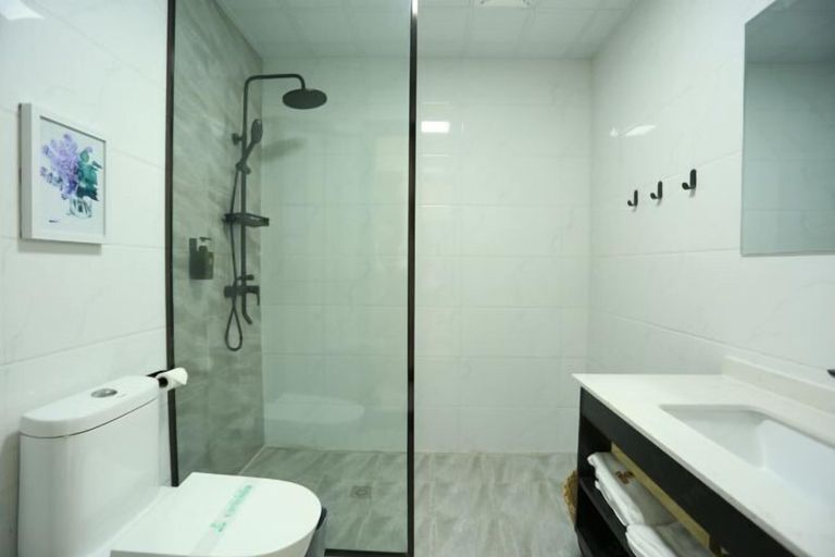 Bathroom 1, Super 8 Shijiazhuang Fumeijia, Shijiazhuang