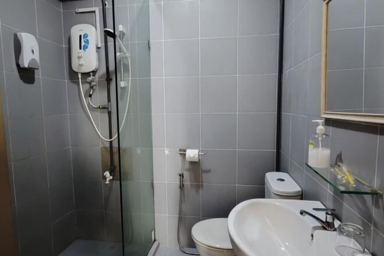 Bathroom 4, Treeline Urban Inn, Kota Kinabalu