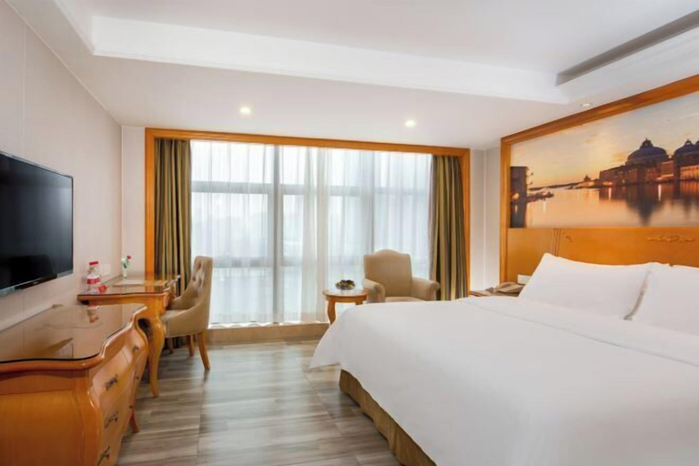 Bedroom 4, Vienna Hotel (Shenzhen Longcheng Vanke Li Jixiang Metro Staion), Shenzhen