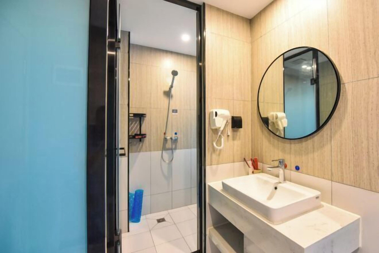 Bathroom 3, Shankee Hotel (Junan County Longshan Road), Linyi