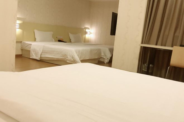 Bedroom 3, Golden Season Chain Hotel, Huizhou