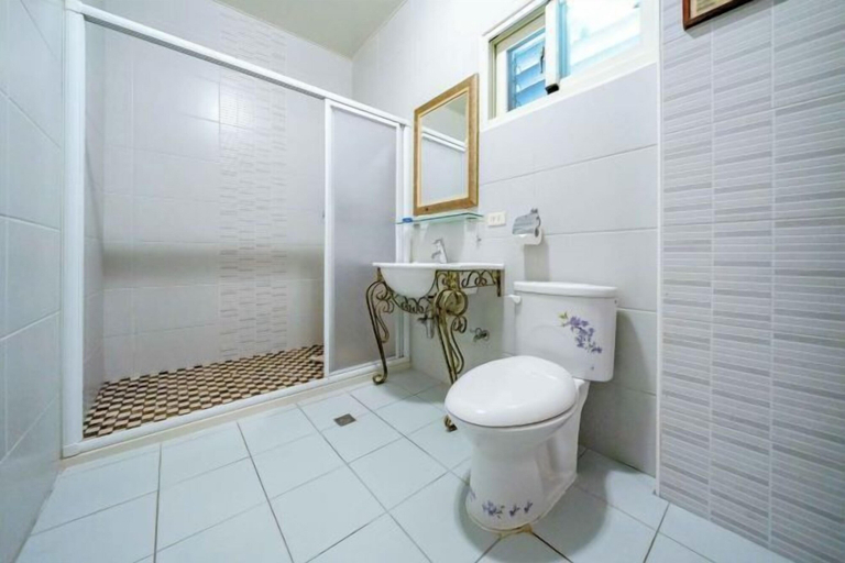 Bathroom 3, Evergreen Garden House, Hualien