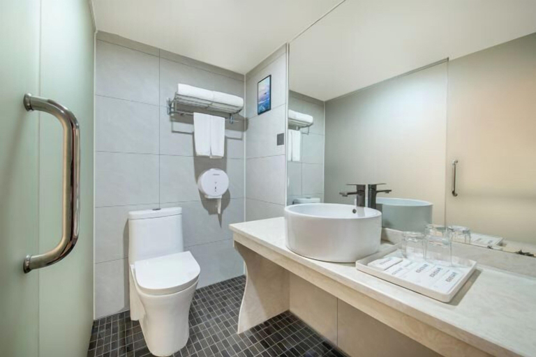 Bathroom 4, Jinman Island Hotel (Shenzhen Qinghu Subway Station Branch), Shenzhen