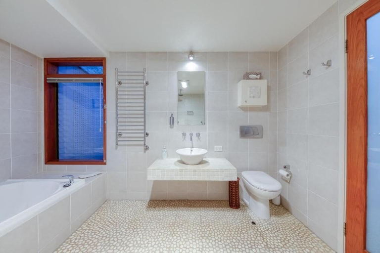 Bathroom 3, Taman Sari Luxury Private Pavilions, Maroochy