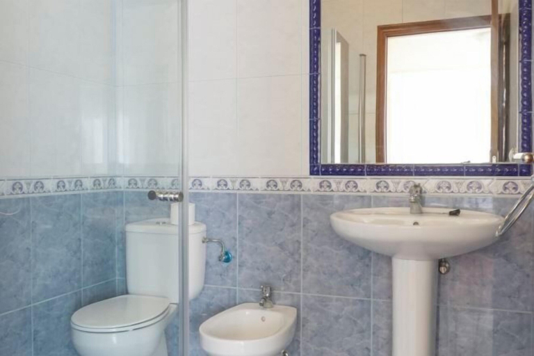 Bathroom 3, Casa Codesal Apartamentos, Pontevedra