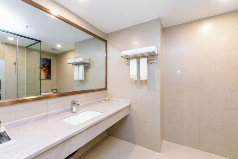 Bathroom 5, Oukaihua Hotel, Guilin