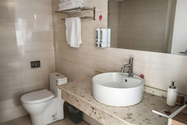 Bathroom 5, Jingbian Blue Diamond Business Hotel, Yulin