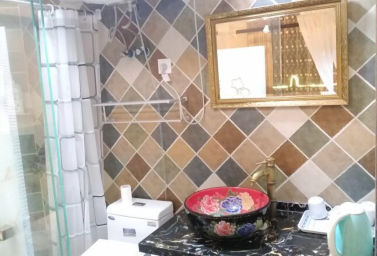 Bathroom 2, Shuiyue Huanghun Inn, Suzhou