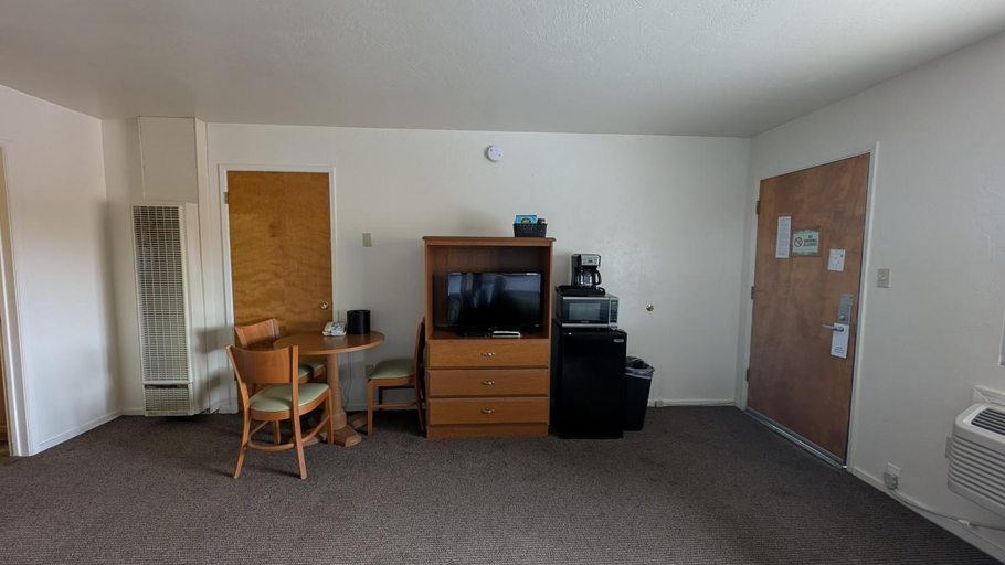 3, Himont Motel, Shasta