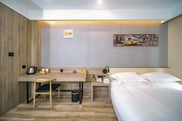 Bedroom 3, Zhenjiang July hotel, Zhenjiang