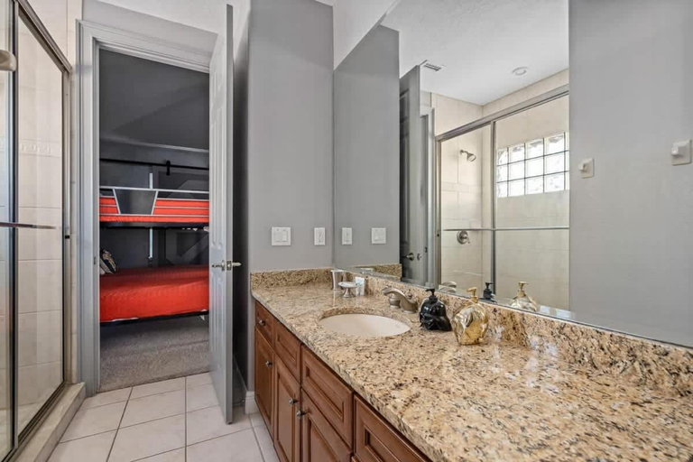 Bathroom 4, Game Room Heated pool Cinema 6Mi to Disney, Osceola