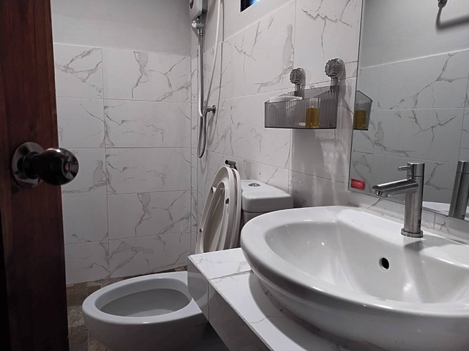 Bathroom 3, Lucky Pai Resort & Hostel, Mae Hong Son, Pai