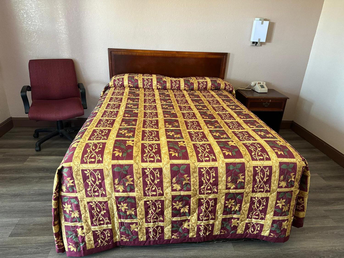 Bedroom 2, Loxley Motel, Baldwin