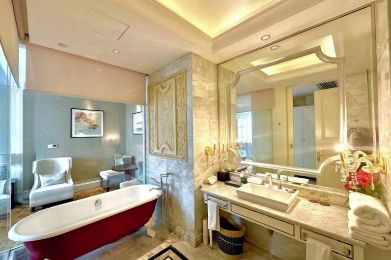 Bathroom, Zhongwei International Holiday Hotel, Fushun