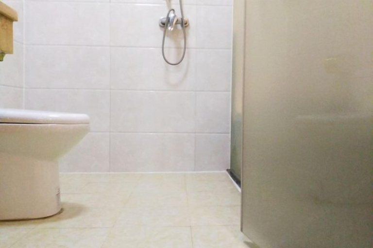 Bathroom 3, Longji Terrace Farmer's Home (Longji Cableway), Guilin